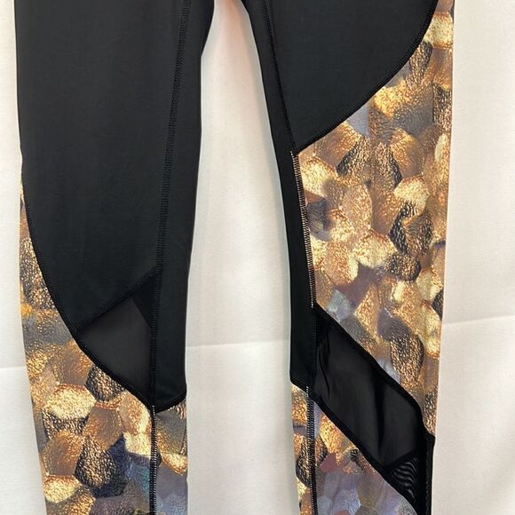 Athleta Black leggings with snake print accents EUC size XS - Picture 3 of 11